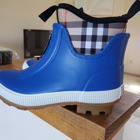 Burberry blue Rain boot 30 - Picture 2 of 5
